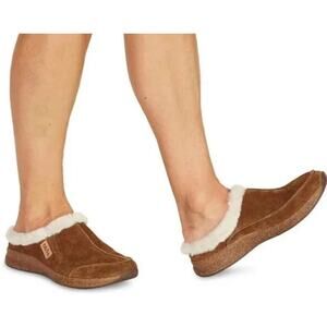 Taos Future Chestnut Suede Faux Fur Slippers Clogs Mules Size 9